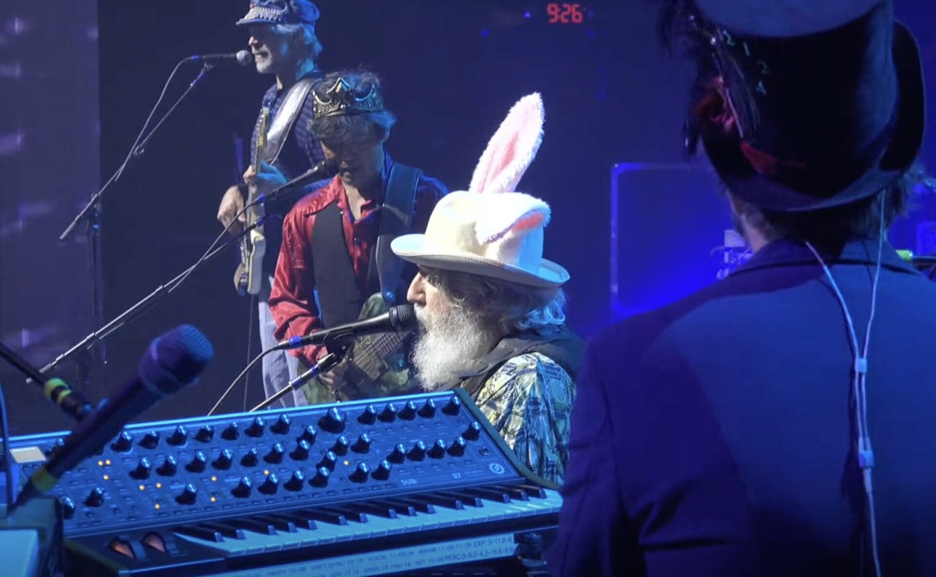 The String Cheese Incident Work ‘Alice in Wonderland’ Theme into Halloween Concert at Philadelphia’s The Met